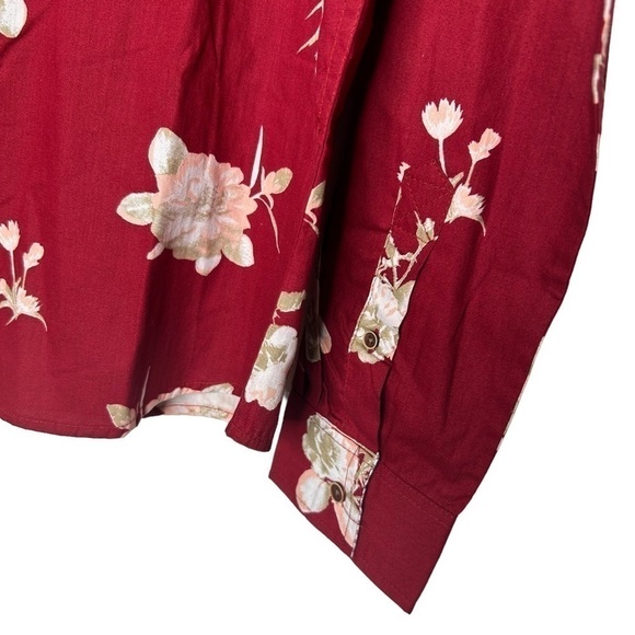 2/$30 Eighth Avenue 100% Cotton Lightweight Red Floral Button Shirt Down Unisex - Picture 10 of 16